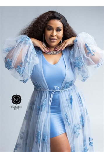 It’s your time to shine 🤩 Unleash your confidence, celebrate your beauty and step in front of the camera for a photoshoot that’s all about YOU. From professional styling to striking portraits, I’ll capture your most glamorous side. Book your glamour shoot today- 0747650329 @Nonku.williams #realhousewivesofdurban #durbanphotoshoot #nonkuwilliams #durbanphotographer