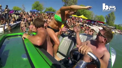 Amphibious Car Hits Speeds Of 45 mph On Water