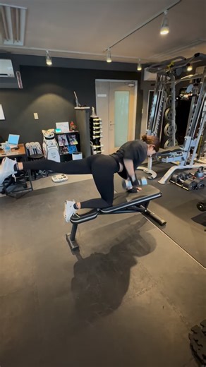 松﨑 麻矢 Maya Matsuzaki | オフトレ風景🏋️‍♂️ この日は色んな種目をやったけど、全部ゴルフに繋がる動きです！ 個人的にアッパーがだいぶ上達してきた🥊 #トレーニング #キックボクシング #ゴルフ | Instagram