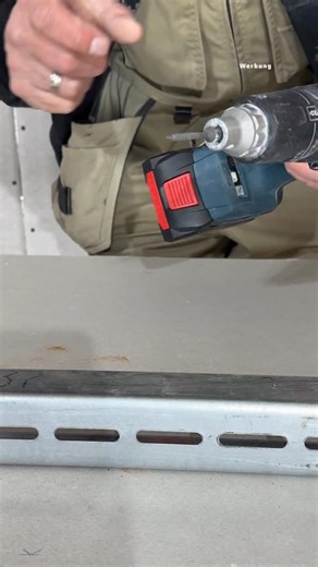 Wenn ihr in z. B. UAs schrauben müsst, nehmt ihr einfach die Bohrschrauben, auch TEX genannt. Damit bekommt ihr es ohne Probleme hin 👍🏻. #trockenbau #tips #handwerk #dıy #ausbau | DH-Trockenbau