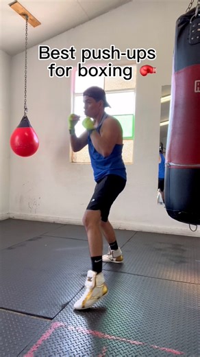 The best push-ups for boxing! #boxinglife #boxing #noboxingnolife #boxingworkout #boxingcoach #boxingtraining | Boxing With Eddie