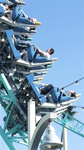 Funny cheering up music and Hang Time at Knott’s Berry Farm #hangtime #knottsberryfarm