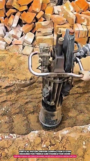 Portable Hydraulic Soil Compactor Rammer 1,500 BPM Impact Rate 90 kg Construction Tool