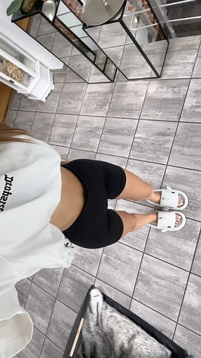 𝒱𝒾𝓀𝓉𝑜𝓇𝒾𝒶-ℳ𝒶𝓇𝒾𝒶 on Instagram: "Hi"