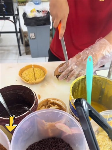 Promo voucher martabak MPR, yang masih satu outlet dengan Martabak pacenongan78. Buat yang mau voucher diskon nya silahkan klik lokasi di video ini lalu lakukan pembelian dan tukarkan scan barcode nya di outlet terdekat #martabakpacenonganrakyat #vouchertiktok #martabakmpr