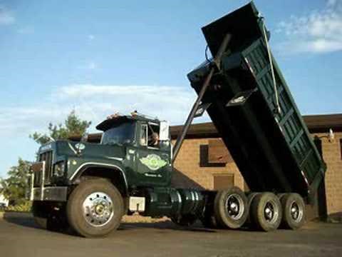 1988 MACK RD 688S TRI-AXLE DUMP TRUCK