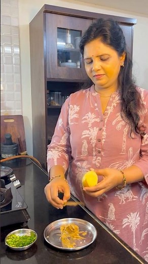 कोणाकडे काही असो किंवा नसो पण घरामध्ये बटाटे असतात म्हणून बनवला हा स्नॅक्स #marathi #gavran #shorts