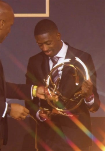 Ousmane Dembélé MVP Award in Ligue 1