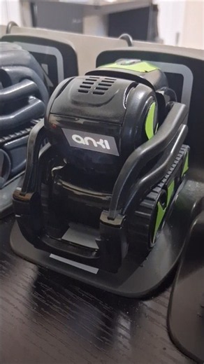 Booting Up My Brand New Custom Vector Robot! #vectorrobot #ankivector #anki