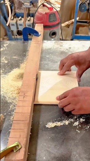 Precision Wood Cutting Using a Table Saw with Guide for Smooth and Accurate Edges #shorts