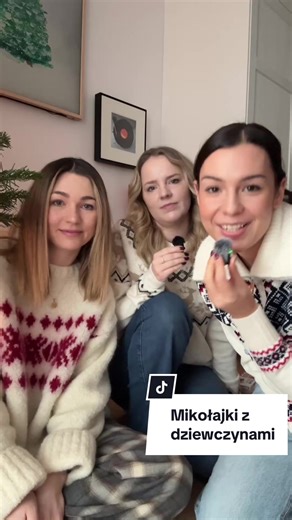 Jak chcecie zobaczyć co dziewczyny dały to wpadajcie do nich na profile! @Ania Pałka @Aniawasik_awhome #mikołajki #święta #pomyslnaprezent #gwiazdka #przyjaciółki
