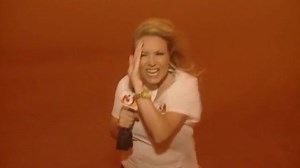 Dangerous dust storm engulfs reporter