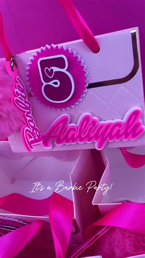 Barbie themed favor bags #barbiepartydecor #barbiegirl #birthdaypartytheme #paperpartybyerika #CapCut