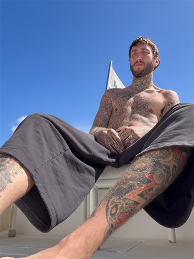 banks on Instagram: "I made my first YouTube video in 2008. FaZe Clan was founded in 2010. I dropped out of college to pursue a career in social media in 2011. I moved into a house in NYC with Rain, Adapt, Apex, Temperrr, Teeqo, Blaze in 2014. The first ever “content house.” I moved into the Clout House, in LA with RiceGum & started dating Alissa in 2017. Moved the Nelk Boys & SteveWillDoIt to LA in 2018. Met, recruited and took over Fortnite with TFue in 2019. Moved Adin Ross to LA and lived wi