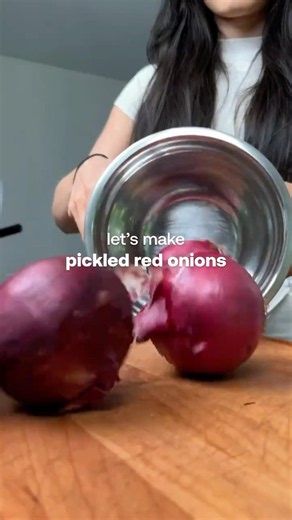 Sweet, tangy, crunchy 🧅 Try this easy pickled red onion recipe! #betterme