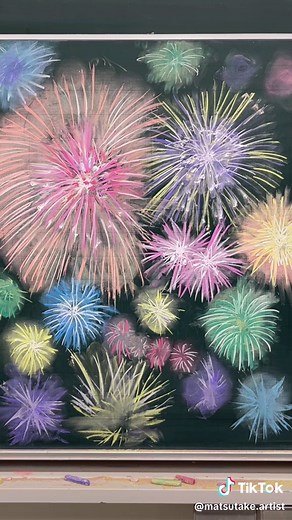 チョークで花火を描いた黒板アート | 夏祭りや文化祭にぴったり