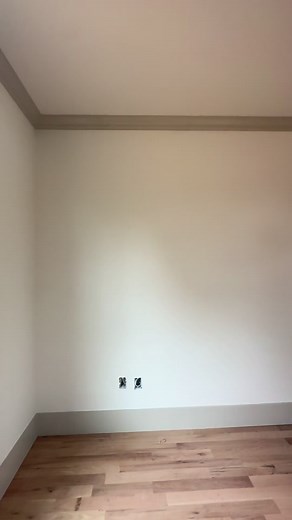 Obsessed with this trim color 😍 Agreeable gray trim and White walls! #ArtisanFrontier #agreeablegray #newconstruction