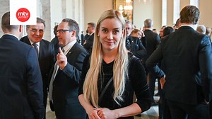 Sofia Virta nousi puoluejohtajaksi poikkeuksellisella taustalla – "Ne ovat vaikeita asioita puhua"