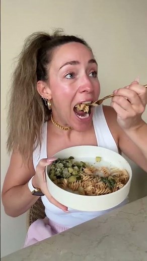 I LOVE cooking for others but not for myself - weird how that works! That’s why I LOVE factormeals -