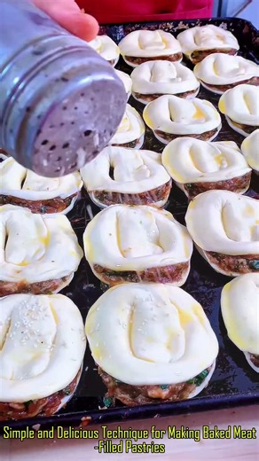 Simple and Delicious Technique for Making Baked Meat-Filled Pastries