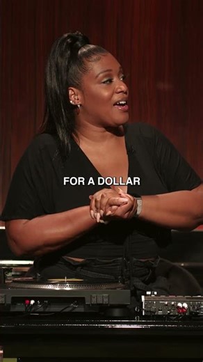 She's not playing about that dollar 😂