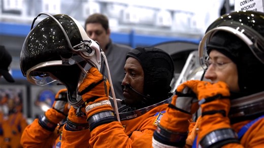 We're heading to the Moon.The launch window opens--NASA 全新广告