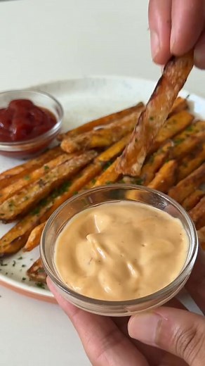 83K views · 925 reactions | Are fries inherently bad for you No! Will they automatically make you gain weight No! But will frying them with oil or butter add a ton of calories YES! I’m so happy with how these crispy sweet potato fries turned out. G~ | c0leb33 | Facebook