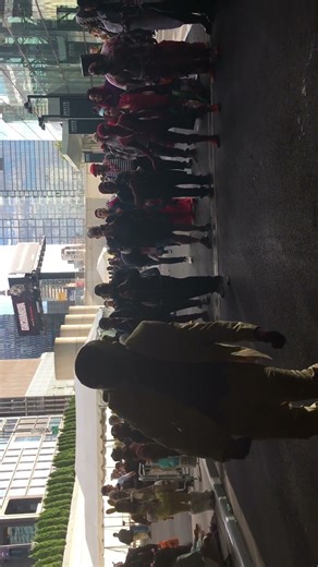 NYCC 2025: Impromptu Cosplayer Dance Party 🎉