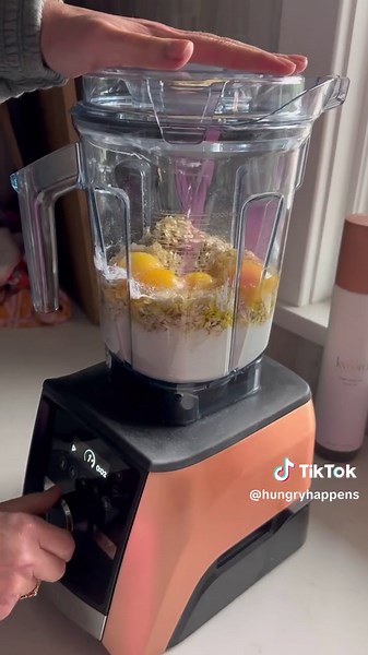 Flourless Cottage Cheese Bread (full recipe is on: HungryHappens.Net) | cottage cheese bread