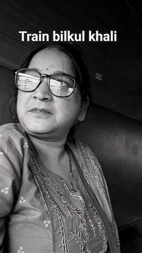 train bilkul khali. mast mast safar ...