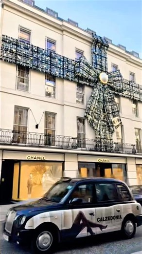 ✨ Sneak Peek: Mayfair London | One of the Richest Areas in the City 💎🎄#shorts