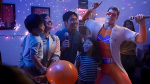 The NEW Mr Muscle® Foaming Bleach Gel foams and freshens for a more powerful clean than basic bleach. #CleanLessLiveMore | Mr Muscle