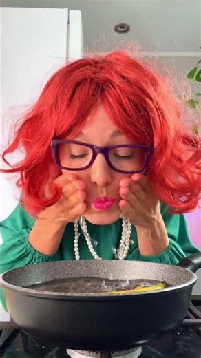 Desafio da Mamãe na Cozinha: Quem Frita Melhor? 🍳😂