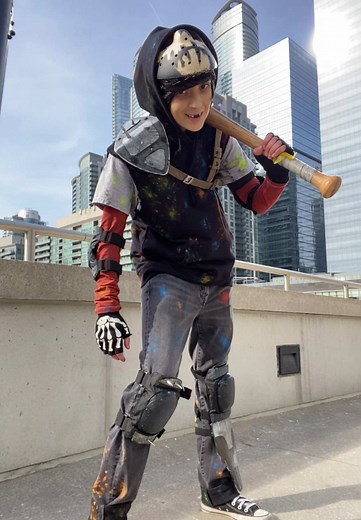 Cosplay as Casey Jones: Nostalgic TMNT Tribute