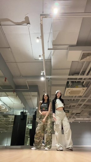 CLIK CLAK Dance Moves by Baby Monster