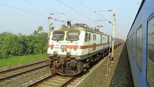 Howrah RAJDHANI Exp overtakes Coalfield Exp at 130 Kmph | Parallel Race & Overtake | INDIAN RAILWAYS #IndianRailwayDay #RajdhaniExpress #indianrailways #indianrailwayjobs #indianrailwaystation #rajdhaniexpressmediaprivatelimited #IndianRailway #coalfieldexpress #indianrailwaypac #indianrailwaysdiaries #indianrailwaysnews | Biswajit Rail World