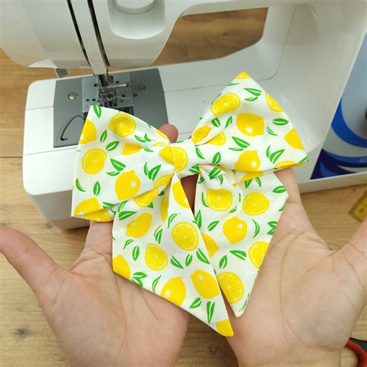 705K views · 5.4K reactions | How to sew scrunchie easily in only 10 minutes. | Knitting & Crochet World | Facebook