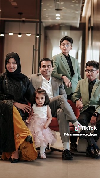 Family Group Photo - Capturing Love and Unity