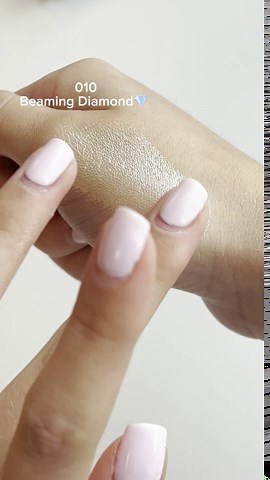 Catrice | All Over Glow Tint | Multi-Use Liquid Highlighter | Face & Body | Vitamin C, Niacinamide, Squalene, and Panthenol | Long-lasting & Lightweight | Vegan & Cruelty Free (020 | Keep Blushing)