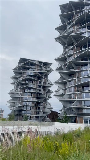 🔥 Five Places in Denmark I Truly Loved | Summer Memories 🇩🇰 📸 My Danish Experience 📝 These are five places in Denmark that I personally loved and enjoyed during the summer season 🌞🇩🇰 They may not be Denmark’s top tourist attractions — there are many more famous places — but these five locations left a special impression on me, so I wanted to share them with you. From meaningful sculptures like Slægt løfter slægt and Fishing Woman, to iconic city landmarks like Stork Fountain, Copenhagen,