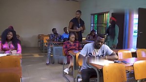 Toutes les filles de la fac voient le mignon garcon. Mais il choisit la plus humbles et la plus sage. | NaijaFlix