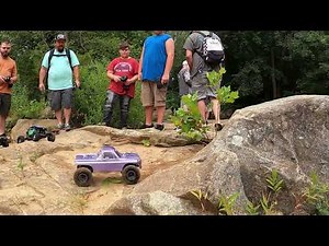 Axial Ryft Crawler goes on a Group Crawl. Lets see how it stacks up against the Competition! #rccar