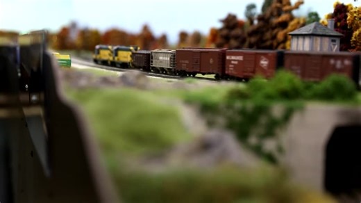 'It's a labor of love': Model train enthusiasts keeps tradition alive in Milwaukee