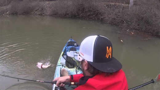 Early Spring Bass Fishing (Catch Fish Or Die Trying)