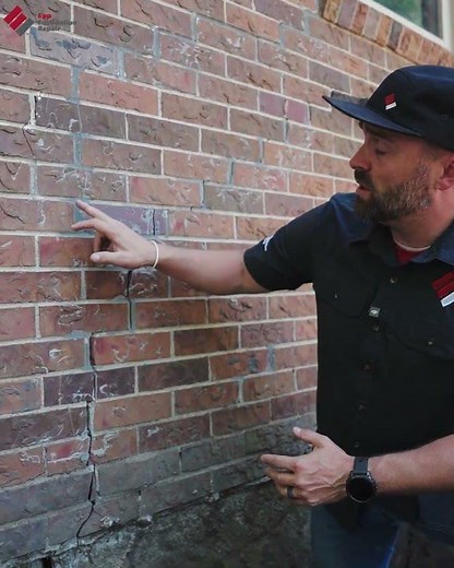 Tuckpointing Brick the Right Way | Mason Repair Project