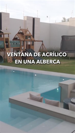 Detalles de ventana de acrílico en alberca con sistema de reboce