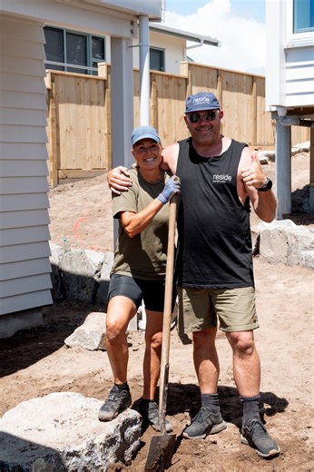 Reside Construction on Instagram: "With the interior complete, there’s been a huge push on the landscaping and decks at Shaw Rd to get things finished and the client in for Christmas. Site foreman Riley brings us up to speed on the hustle happening on site. It’s fun when we get to the landscaping stage and the @jmdevelopmentsnz crew come in."