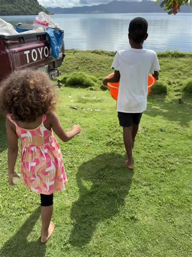 Saving this little turtle 🐢 A gentle reminder that even the smallest actions can make a big difference. Back where you belong, little one 🌊💚 #SaveTheTurtles #OceanLove #SeaLife #FijiVibes #IslandLife 🐢🌊💚