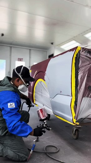 Vibrant Ruby Red Car Paint for Auto Body Repair