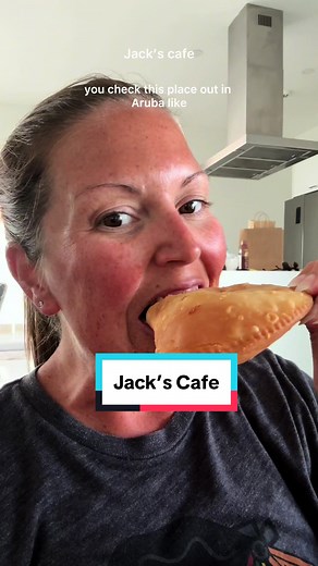 Jack’s Cafe is a great spot for breakfast, lunch or dinner in Aruba! Located inside Superfood! #aruba #arubavacationtips #onehappyisland #superfood #jackscafe